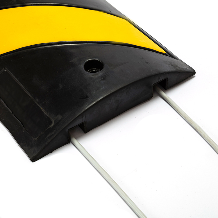 RS300 GUMMI SPEED HUMP/BUMP/RAMPE